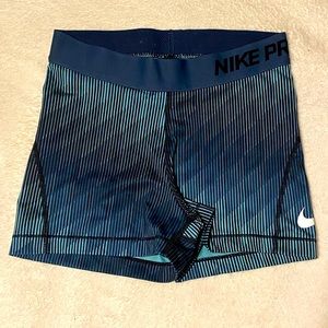 Women’s Nike Pros